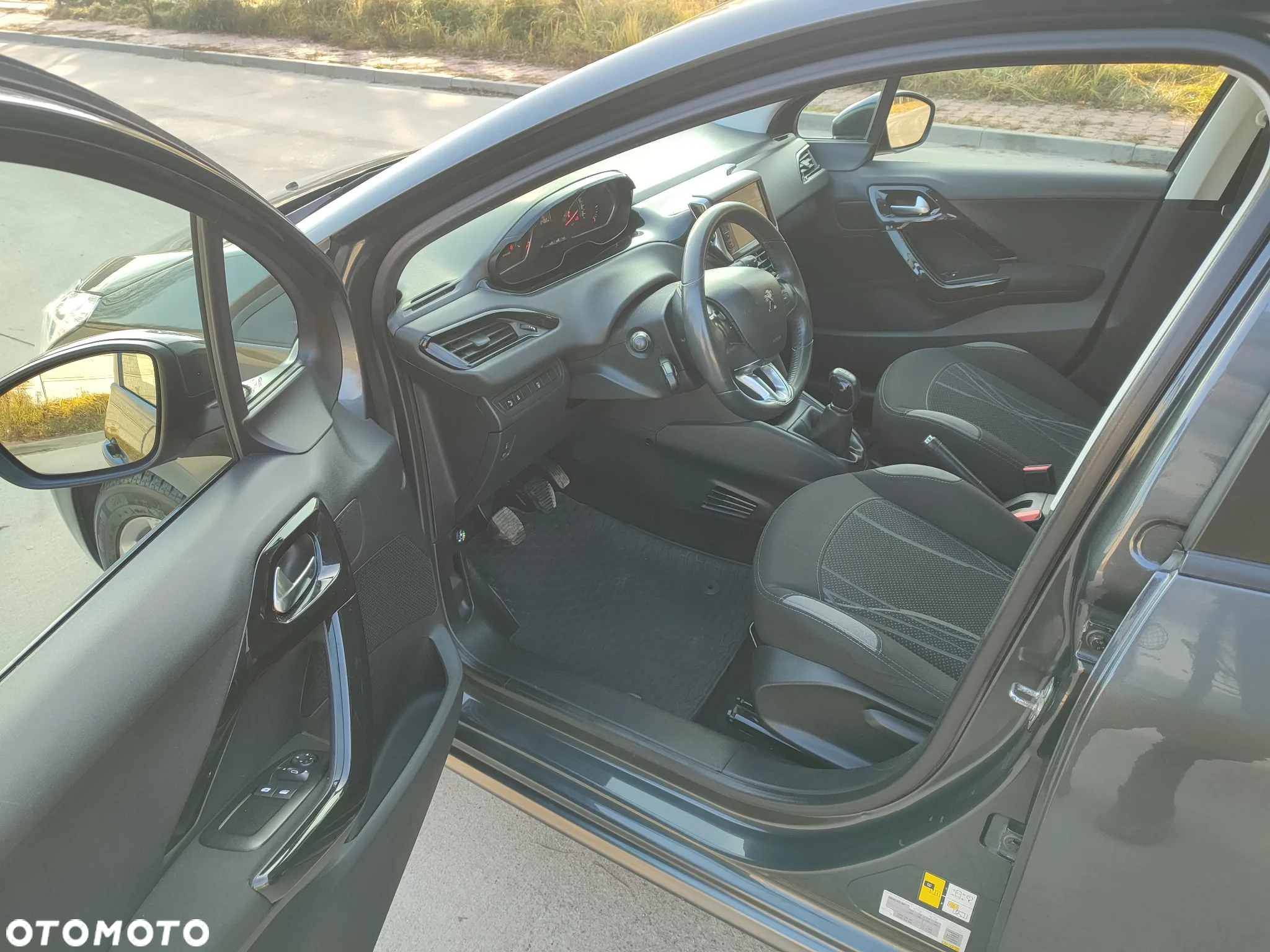 Peugeot 208 - 7