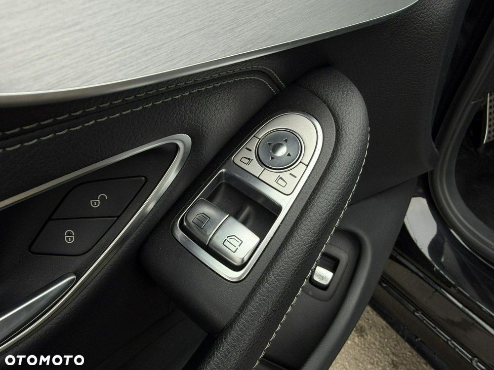 Mercedes-Benz Klasa C 200 4Matic 9G-TRONIC - 14
