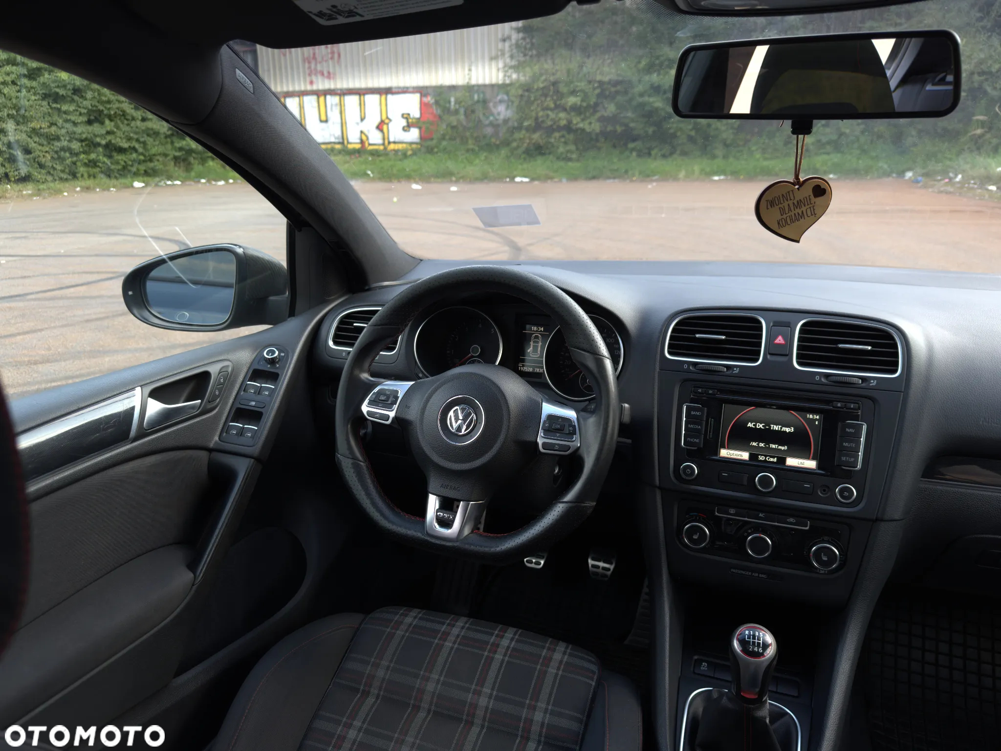 Volkswagen Golf VI 2.0 TSI GTI - 26