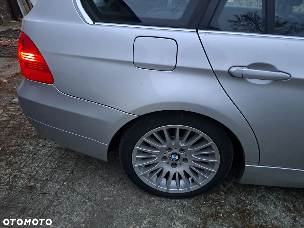 BMW Seria 3 325i - 6
