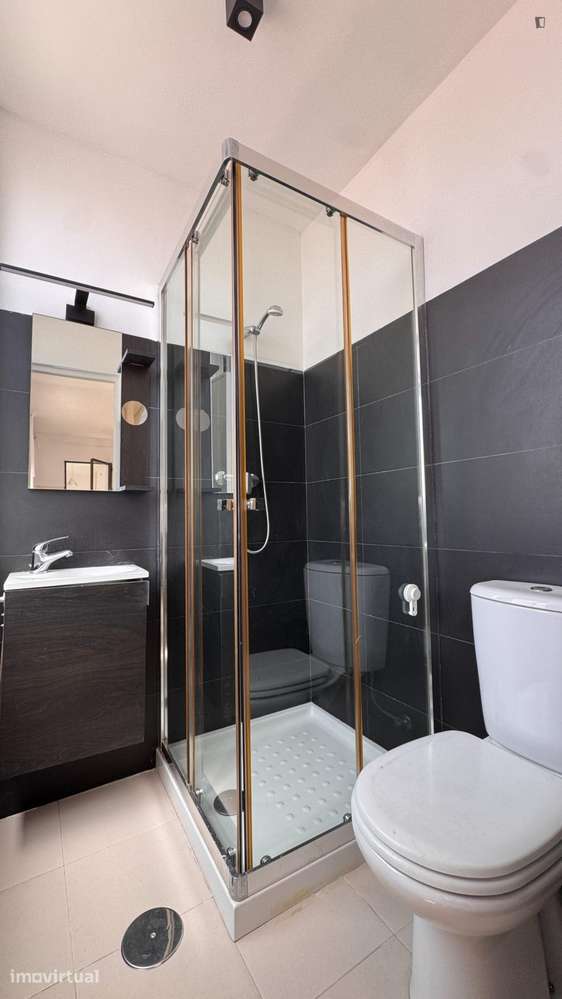 Quarto - localizado em Montes Claros Coimbra - Grande imagem: 2/16