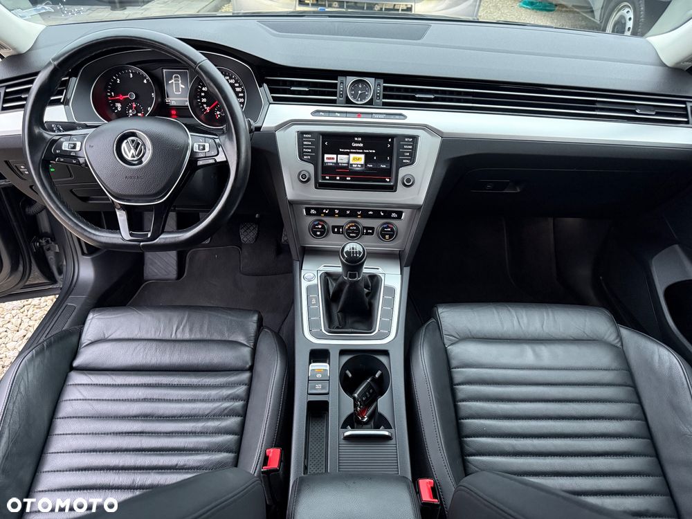 Volkswagen Passat 2.0 TDI (BlueMotion Technology) Highline - 22