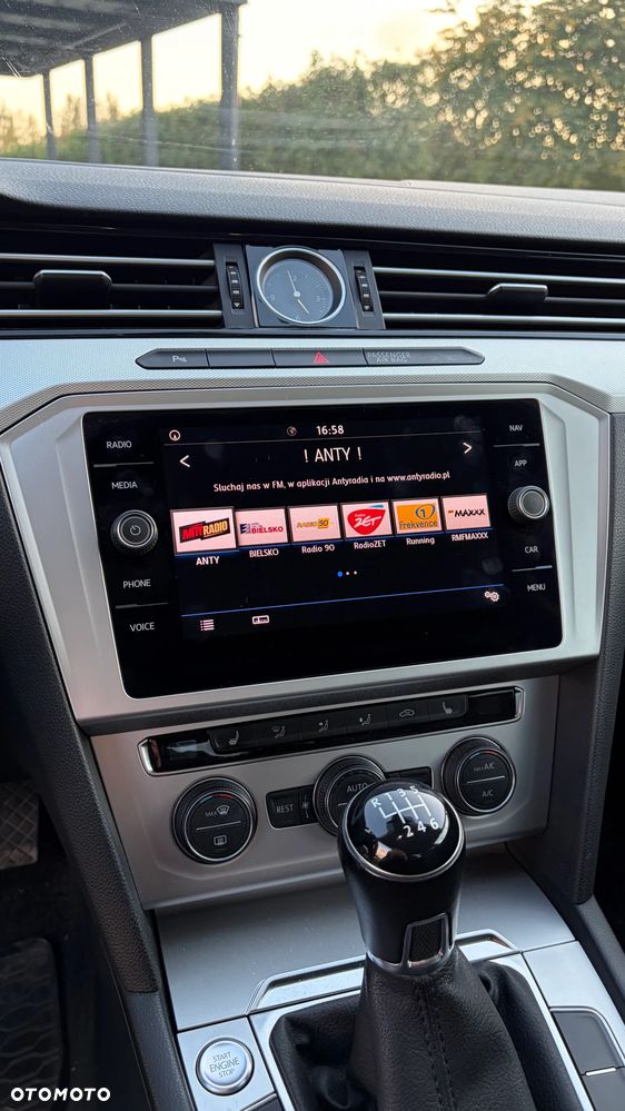 Volkswagen Passat 1.5 TSI EVO Comfortline - 9