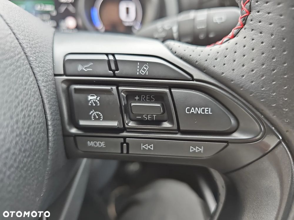 Toyota Yaris 1.5 VVT-i GR SPORT - 21