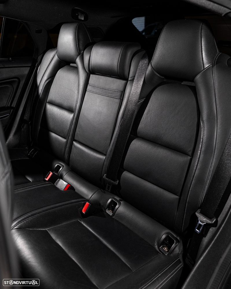 Mercedes-Benz CLA 45 AMG 4Matic Speedshift 7G-DCT Night Edition - 35