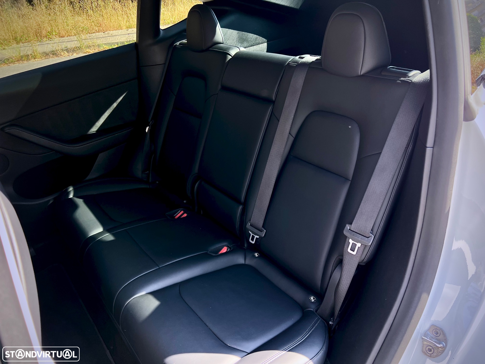 Tesla Model Y Long Range Dual Motor AWD - 12