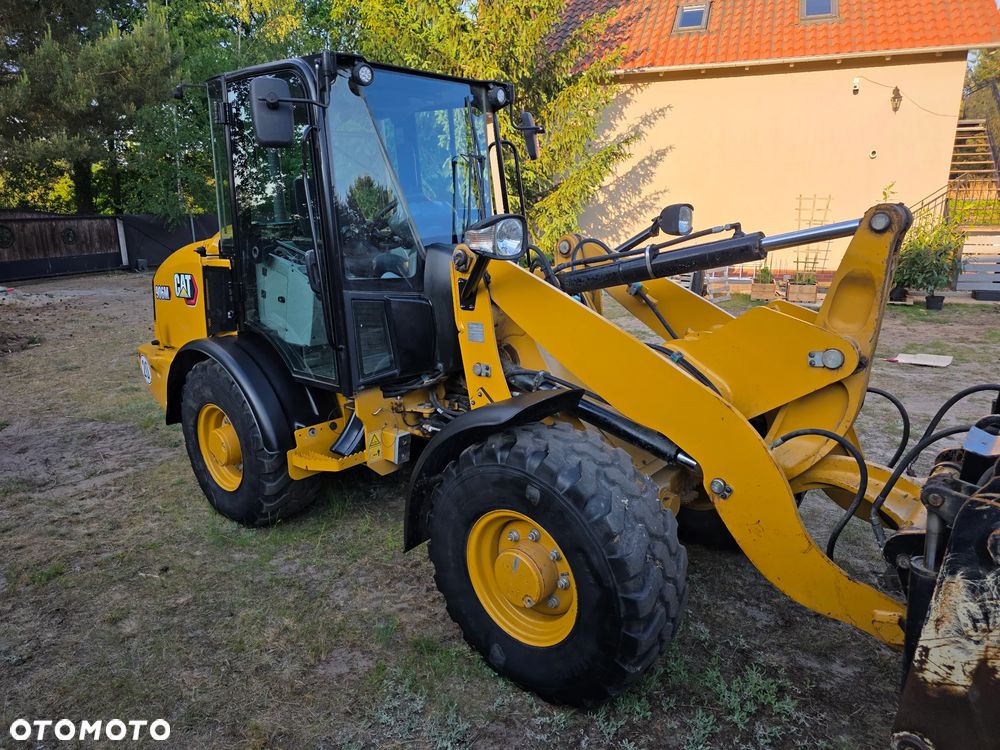Caterpillar CAT 906 - 14