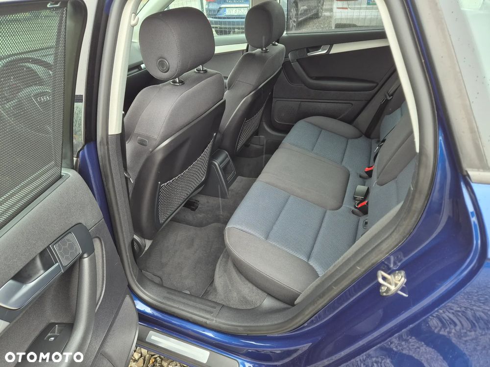 Audi A3 Sportback 1.6 TDI DPF Ambiente - 17