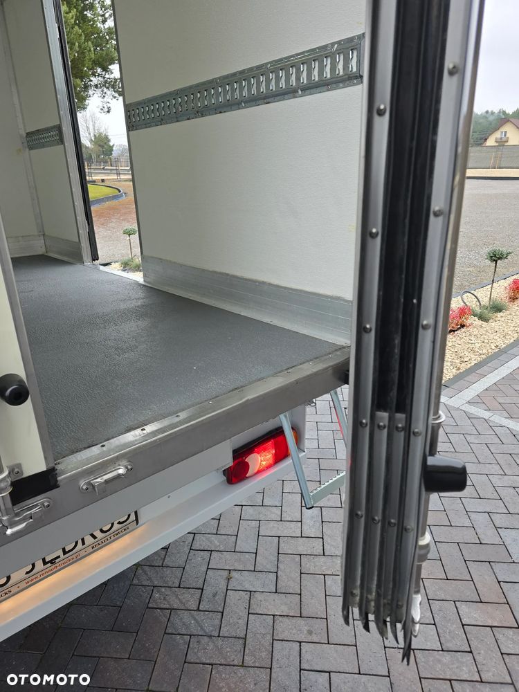 Renault MASTER IGLOOCAR -30*C +25*C ZANOTTI Z350 ŁADOWNOŚĆ 720Kg WZMOCNIONE TYLNE ZWIESZENIE 69 TYŚ Km SERWIS DO OSTATNIEGO Km ASO RENO NA GWARANCJI  BOGATA OPCJA WYPOSAŻENIA FOTEL KIEROWCY PNEŁMATYCZNY TEMPOMAT KLIMA HALOGENY KAMERA COFANIA SALON PL STAN NOWY NOWY NOWY - 7