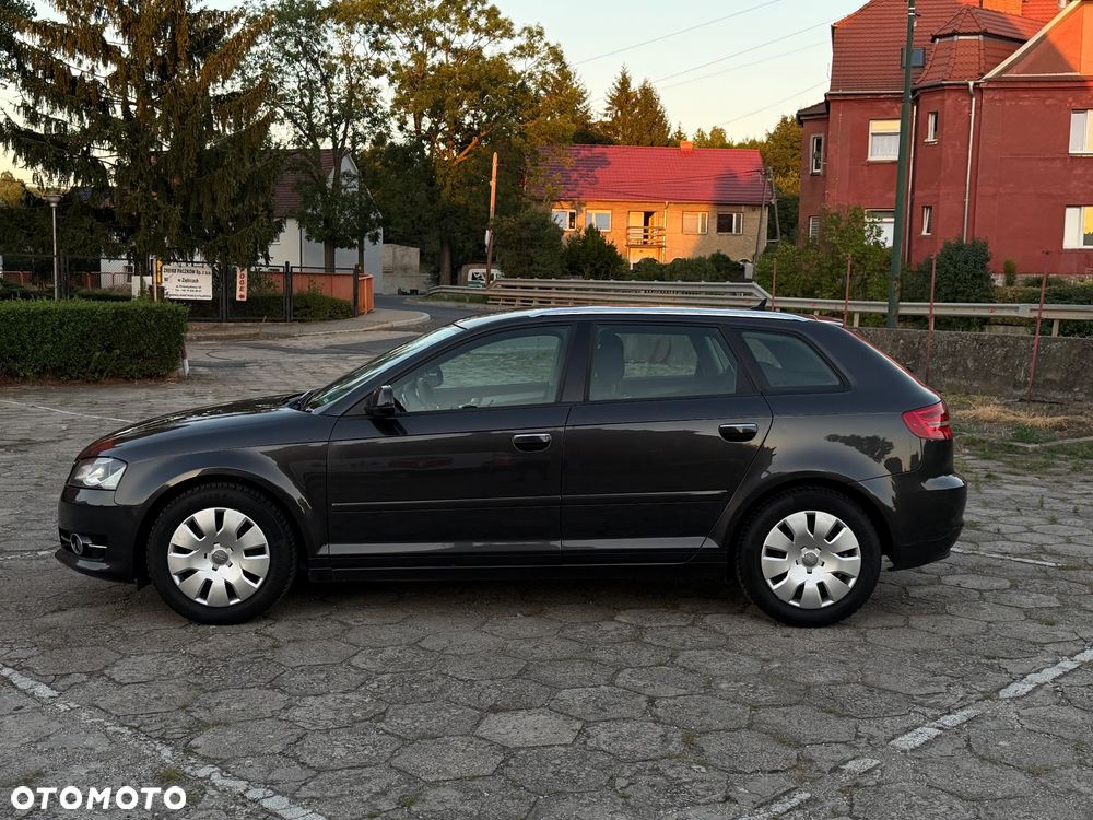 Audi A3 Sportback 2.0 TDI DPF Ambiente - 3