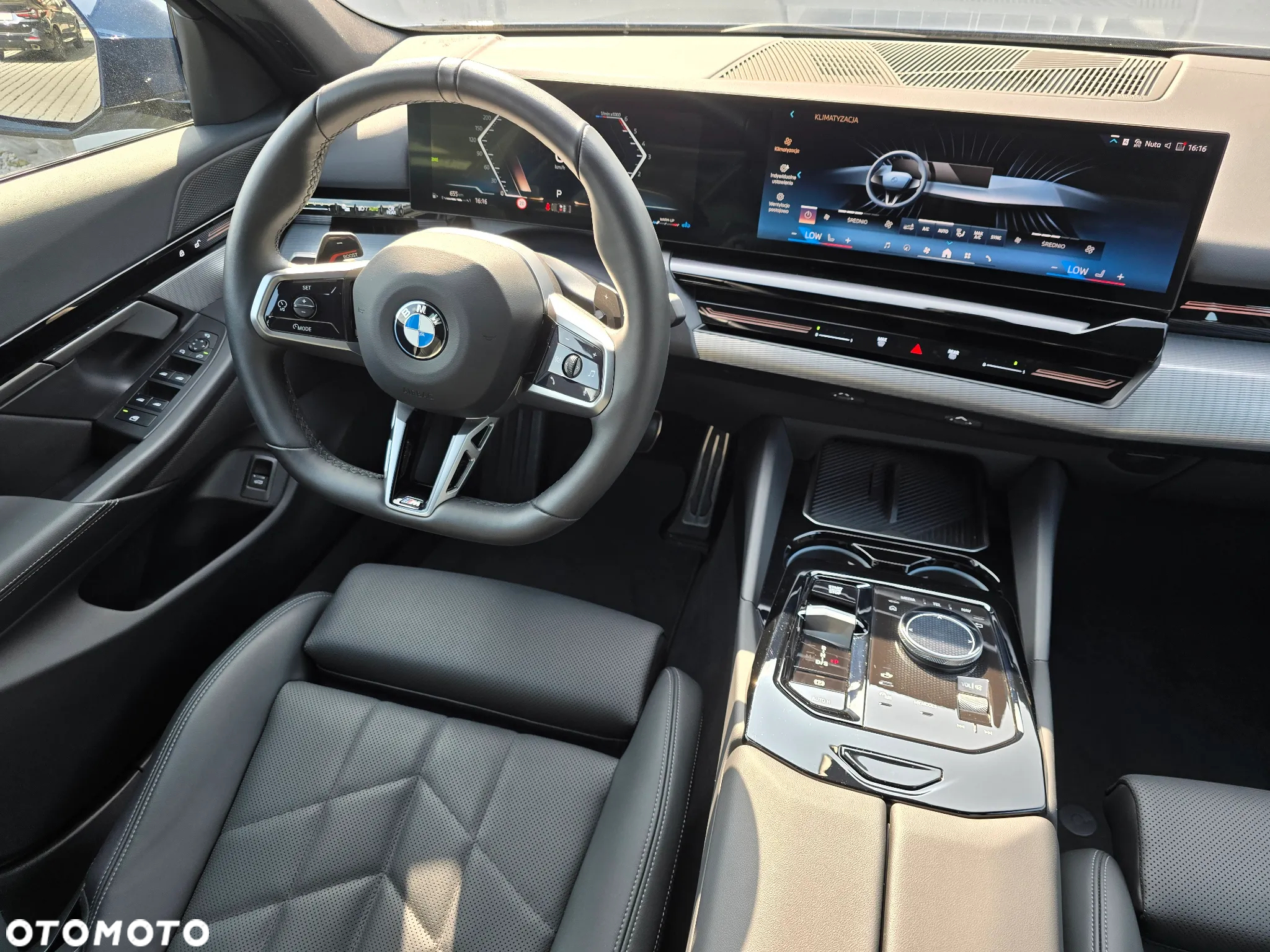 BMW Seria 5 520d xDrive - 12