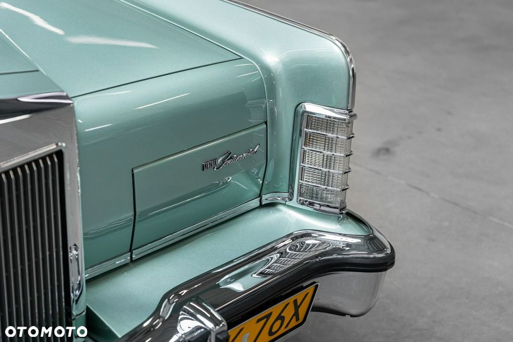 Lincoln Continental - 12
