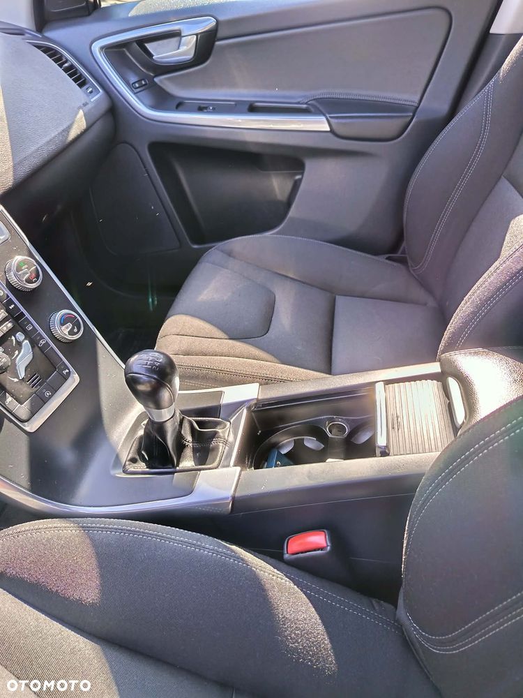 Volvo XC 60 D3 Momentum - 12