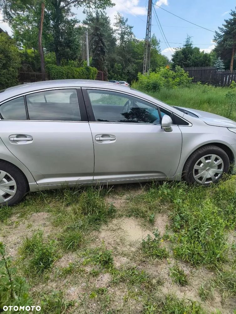 Toyota Avensis 1.6 Luna - 5