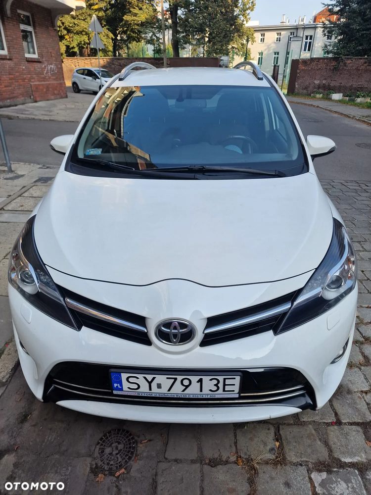 Toyota Verso 1.8 Prestige 7os - 1