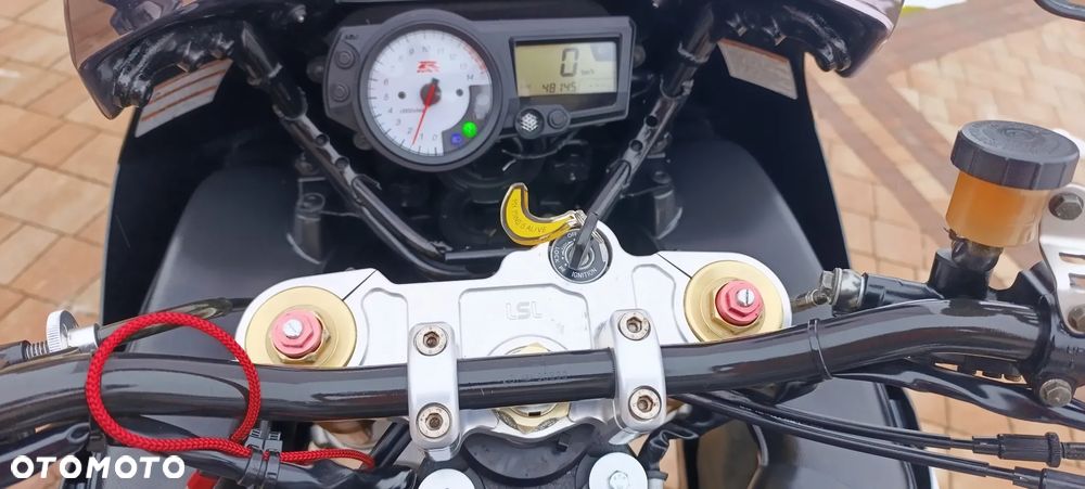 Suzuki GSX-R - 16