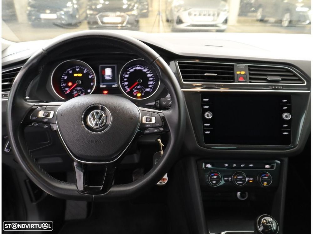 VW Tiguan 1.5 TSI Confortline - 14