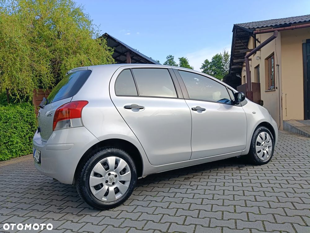 Toyota Yaris - 30