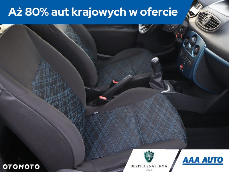 Renault Clio - 10