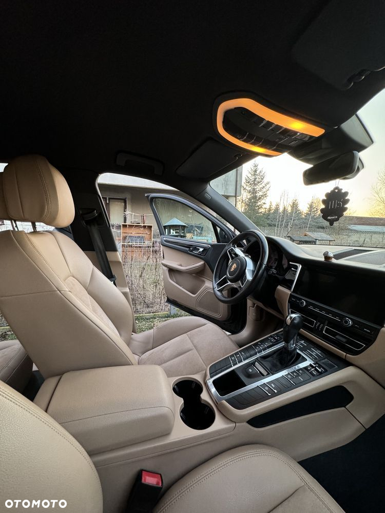 Porsche Macan S - 22