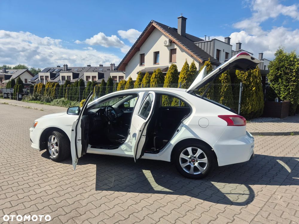Mitsubishi Lancer 1.5 Invite - 7