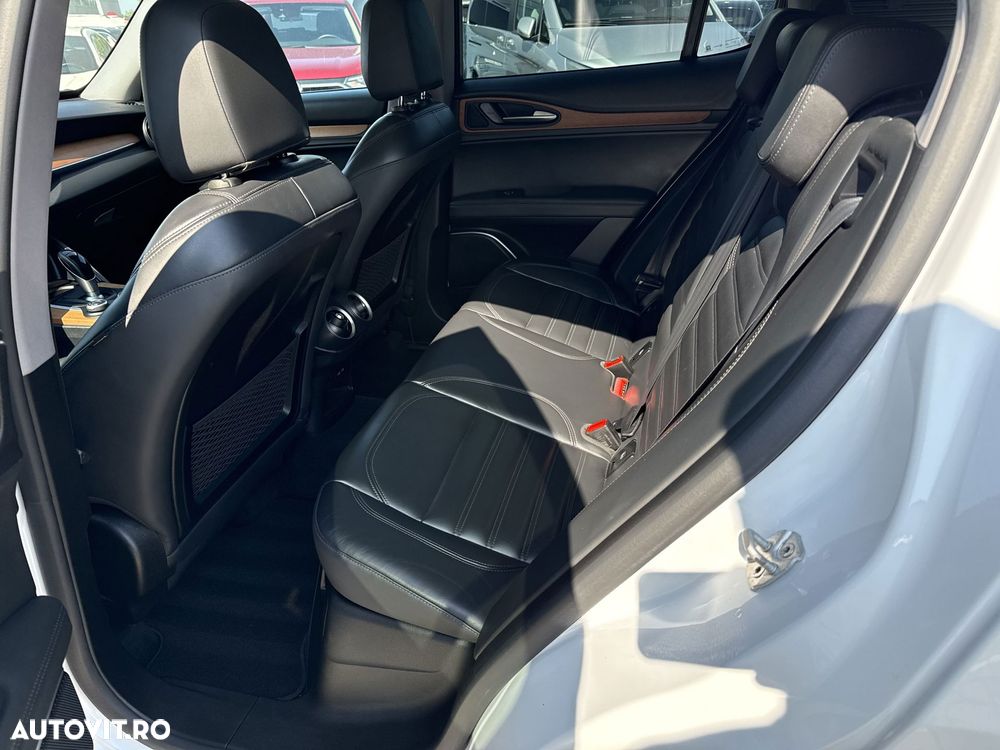 Alfa Romeo Stelvio 2.0 Turbo AWD AT8 Estrema - 18
