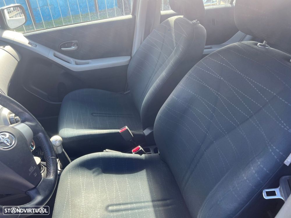 Toyota Yaris 1.4 D-4D AC Manual - 6
