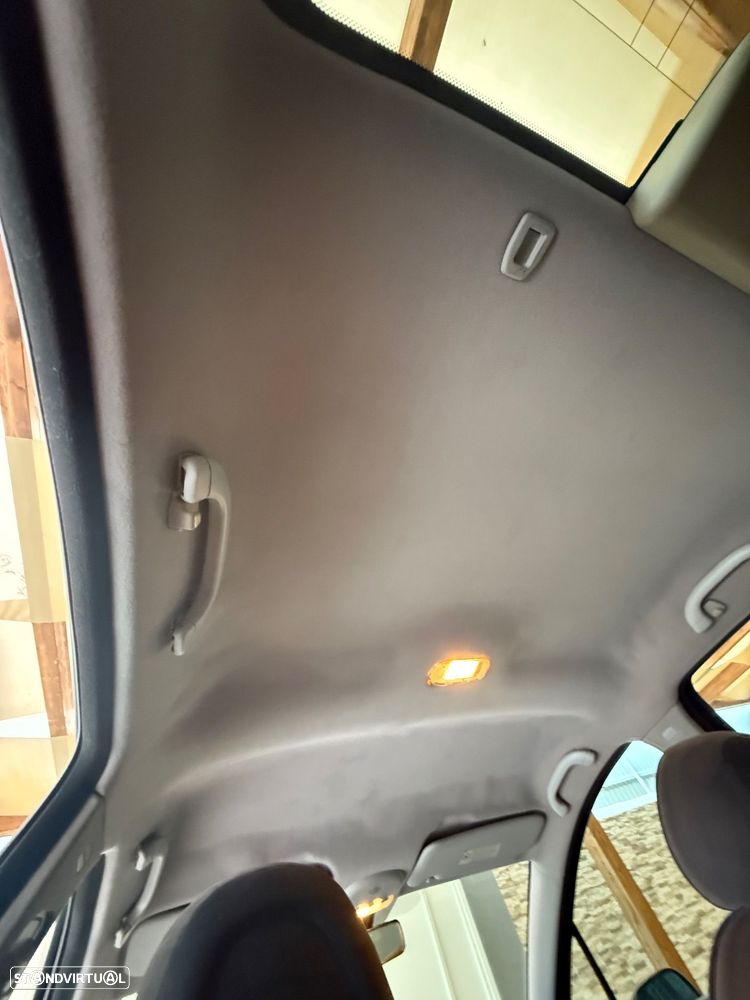 Peugeot 407 1.6 HDi Executive - 18
