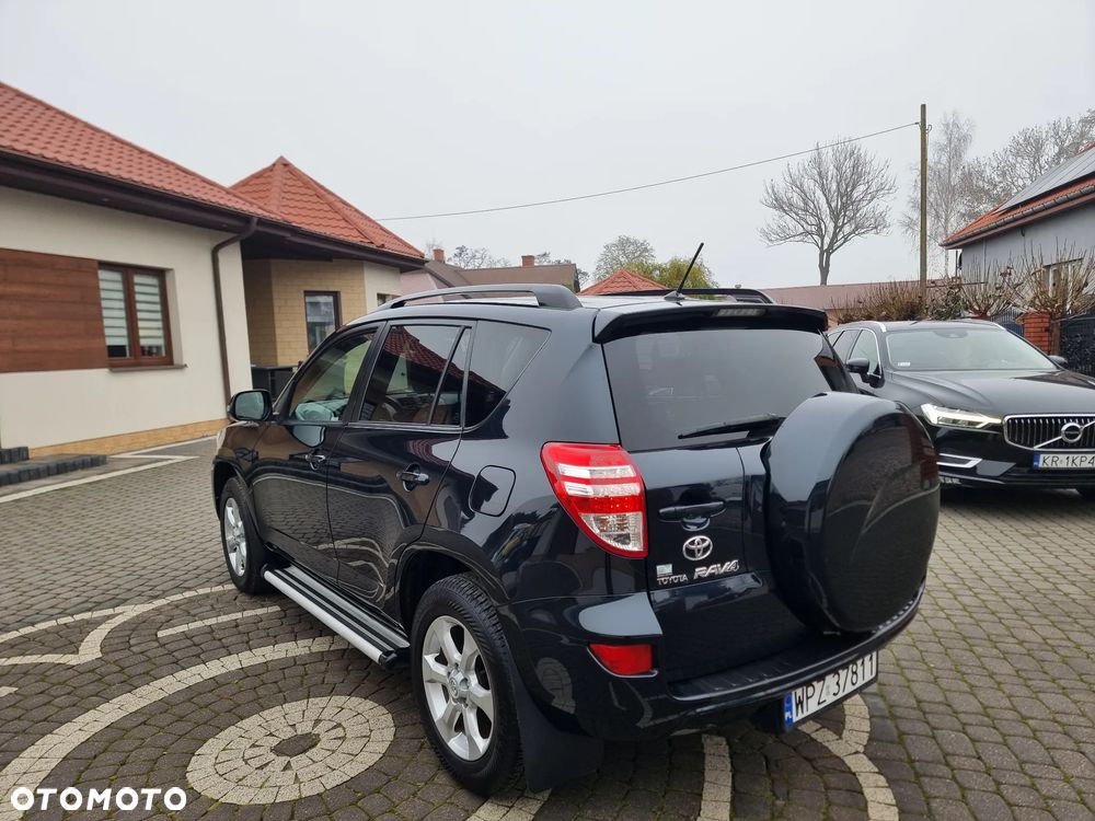 Toyota RAV4 2.2 D-4D Premium - 3