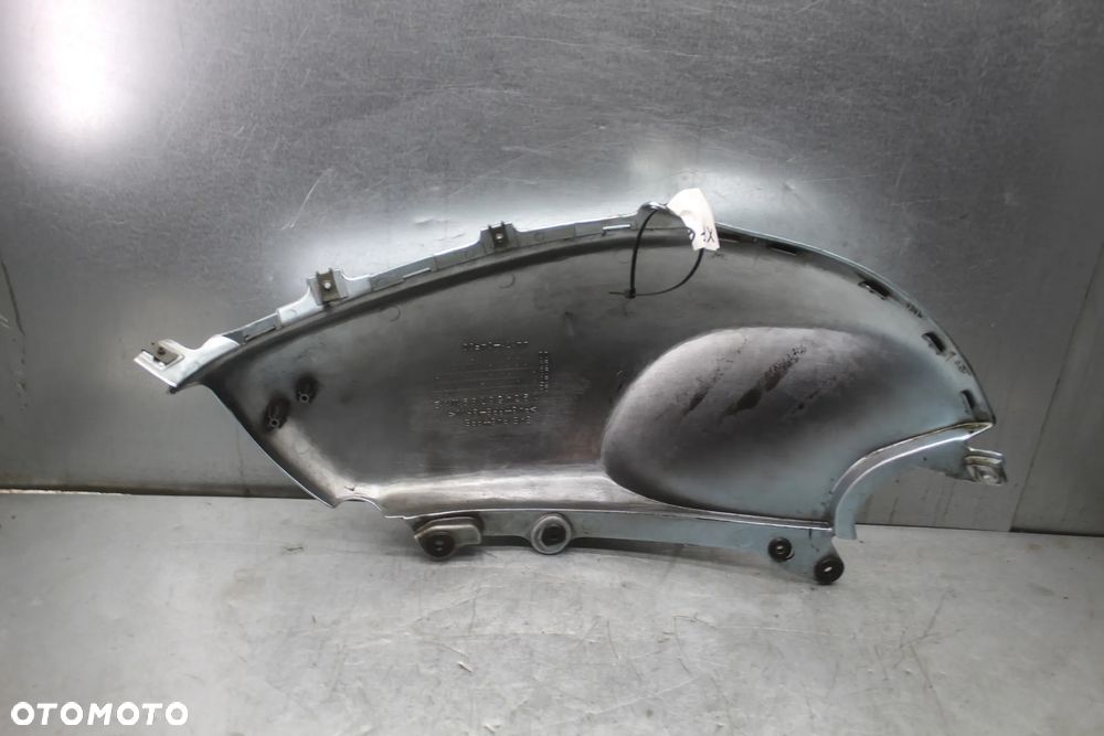 Suzuki XF 650 Freewind  Bok boczek owiewka osłona czasza czacha - 1