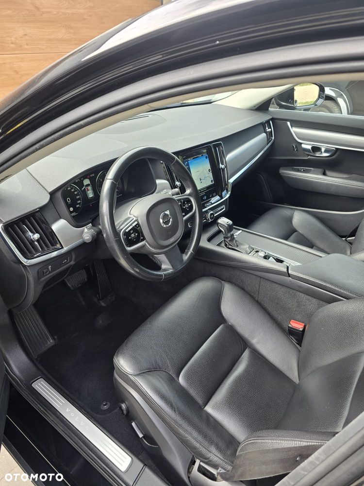 Volvo V90 D4 Momentum - 18