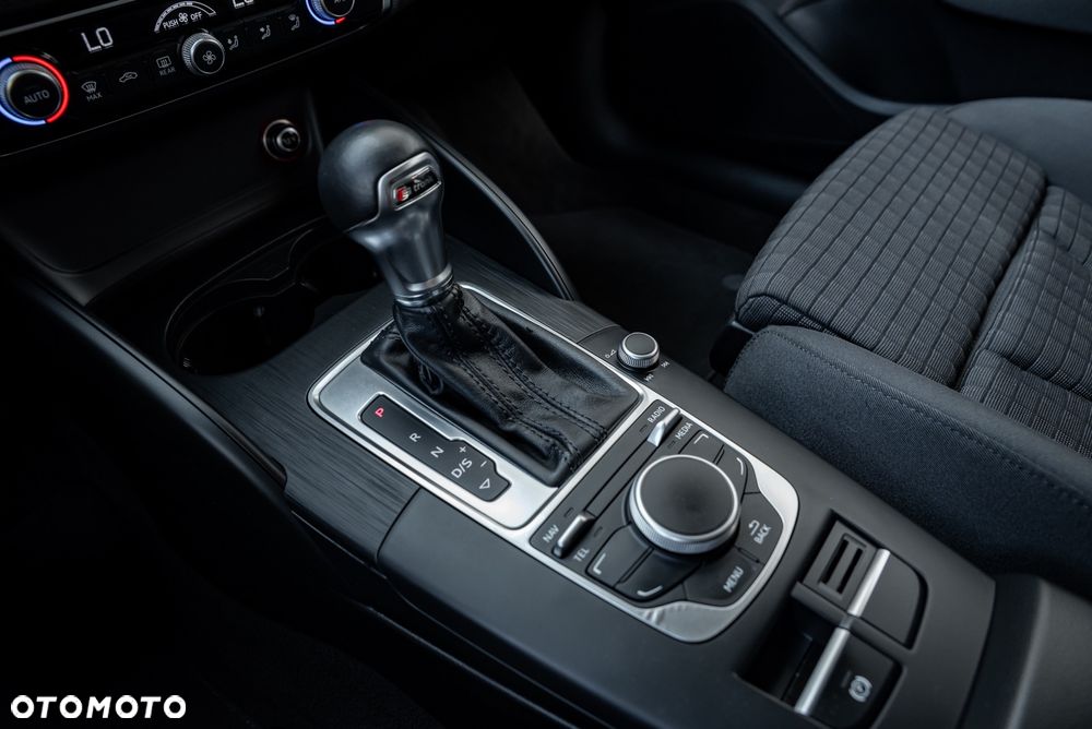 Audi A3 Sportback 2.0 TDI quattro S tronic design - 37
