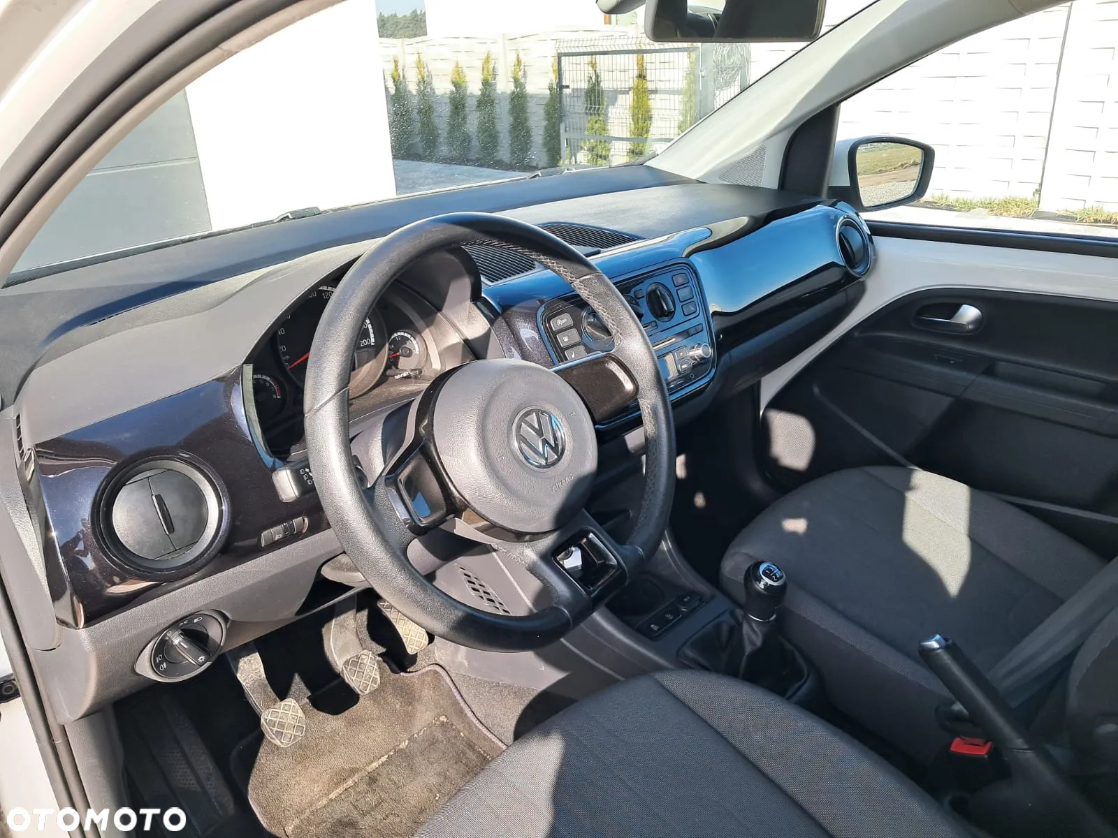 Volkswagen up! (BlueMotion Technology) high - 9