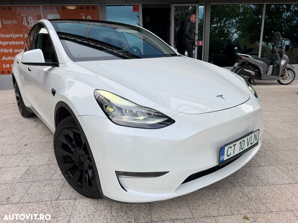 Tesla Model Y Long Range Dual Motor AWD - 3