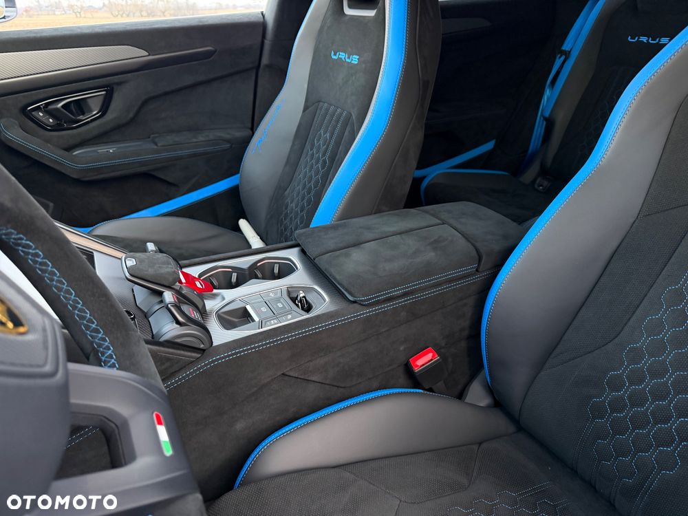 Lamborghini Urus - 34