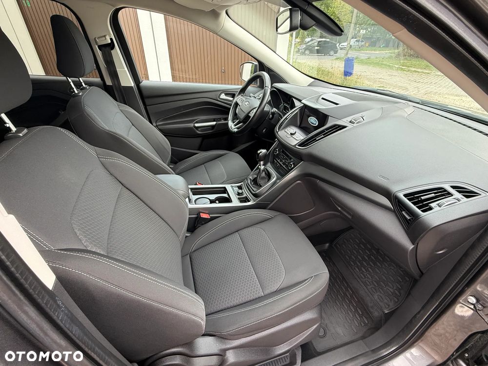 Ford Kuga 1.5 EcoBoost 2x4 Titanium - 14