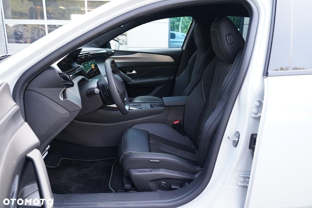 Peugeot 308 1.2 mHEV GT S&S e-DCS6 - 11