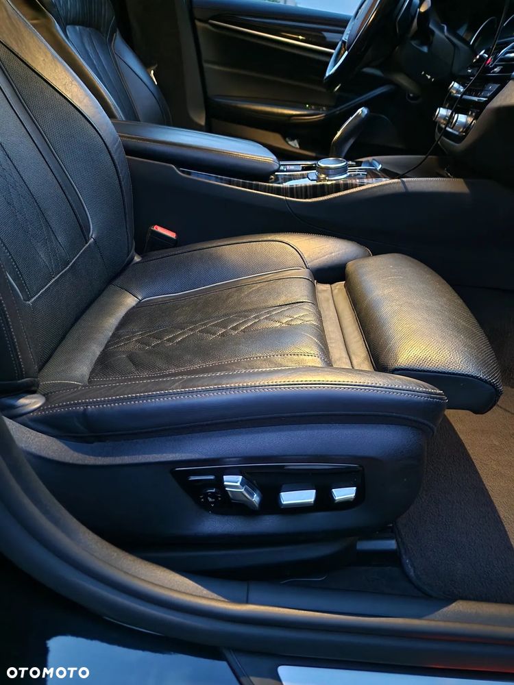 BMW Seria 5 530d Luxury Line - 13