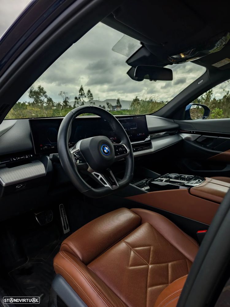 BMW 530 e Pack Desportivo M - 13