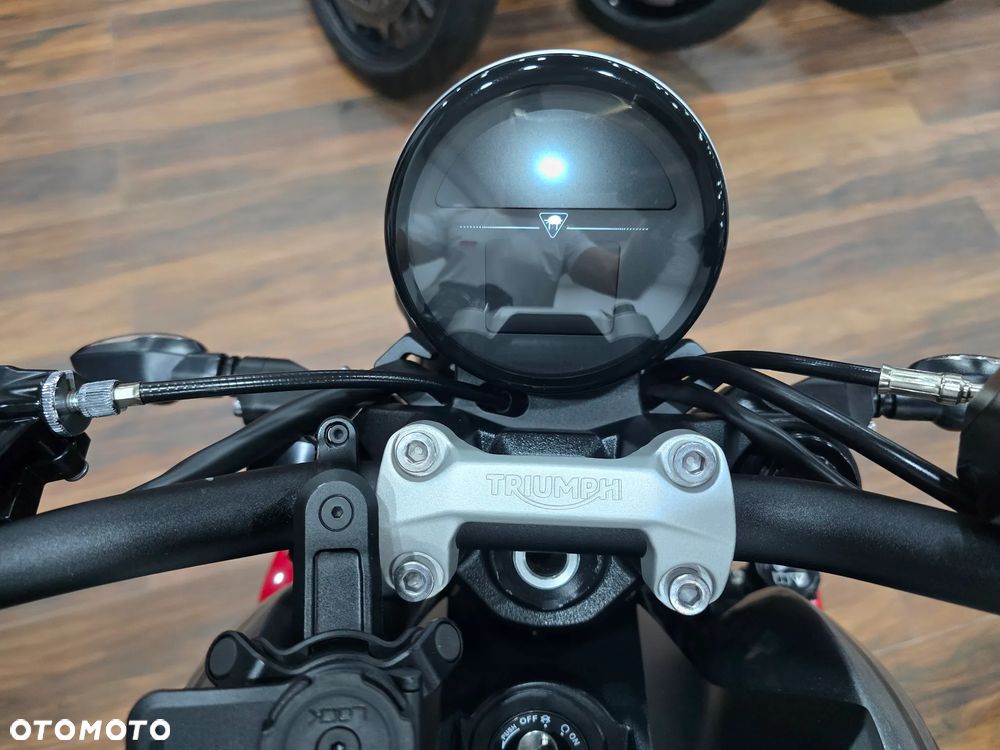 Triumph Trident - 22