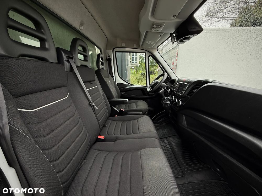 Iveco Daily 35C18 3.0 HPI 180KM / 2023 Rok Produkcji / Kontener 4,7m + Winda 750KG / Automat Hi-Matic / ZAREJESTROWANY W PL - 28