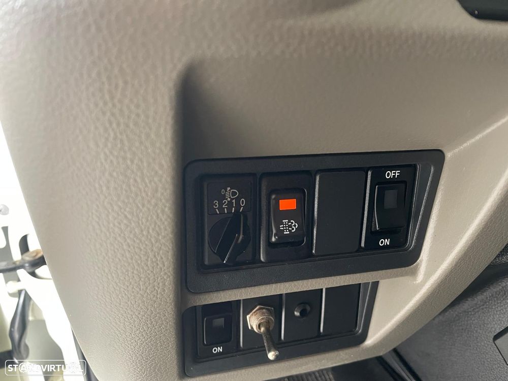 Nissan Cabstar NT400 35.14 2.5DCI c/Báscula - 11