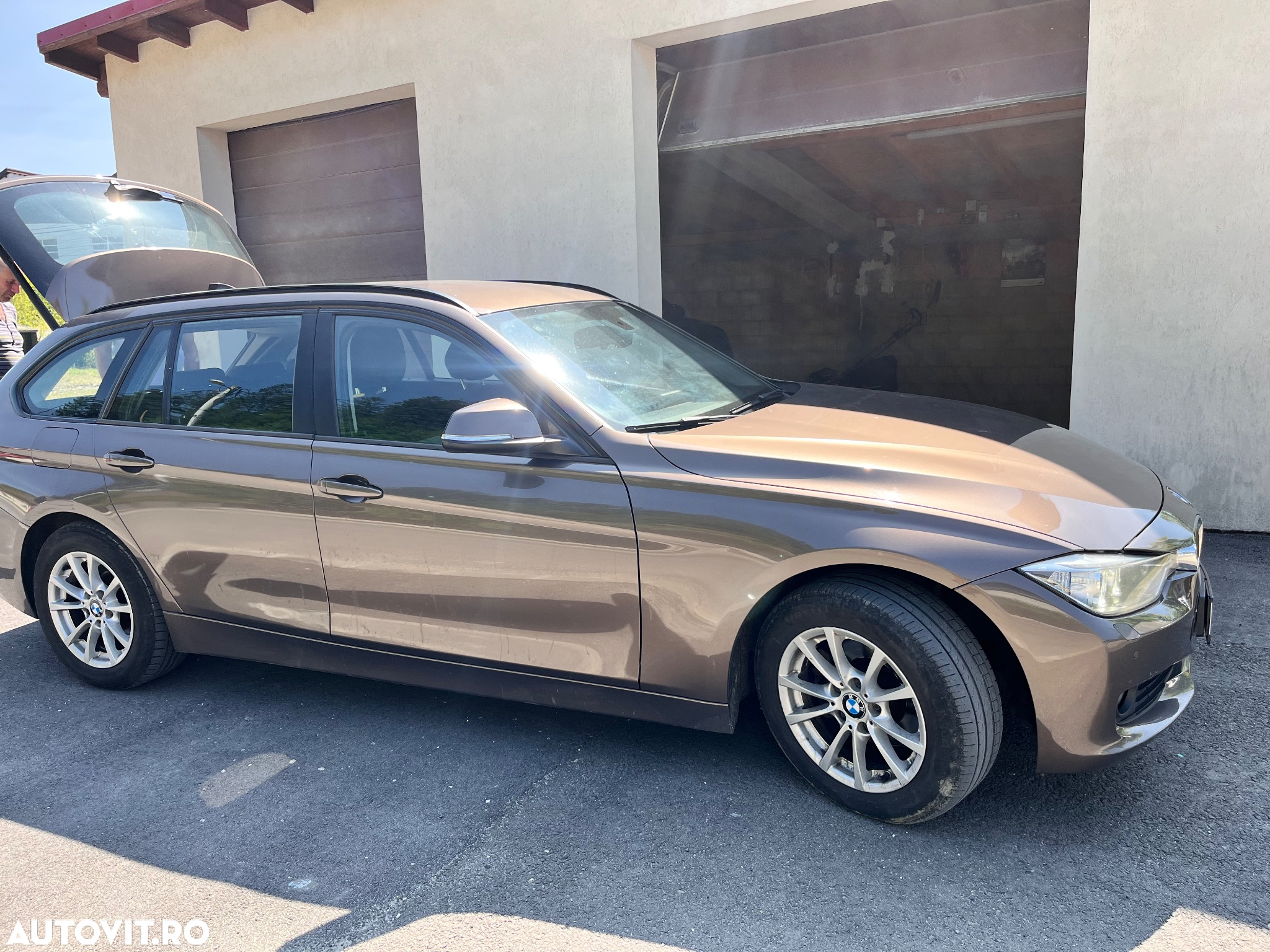 BMW Seria 3 318d DPF Touring - 5