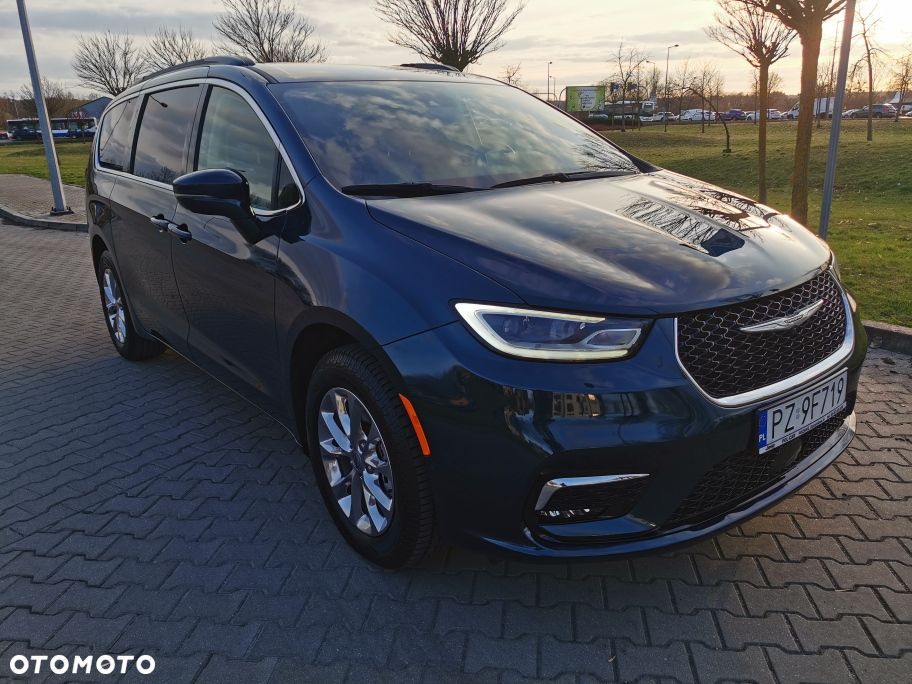 Chrysler Pacifica - 26