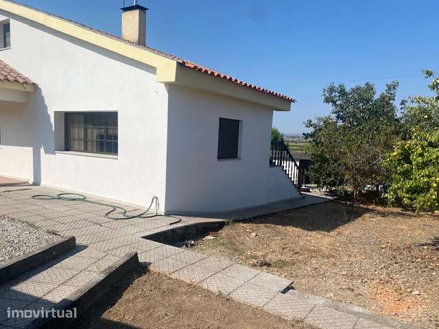 MORADIA CHALET E TERRENO 1000 M2 VILA VERDE DA RAIA - Grande imagem: 3/52