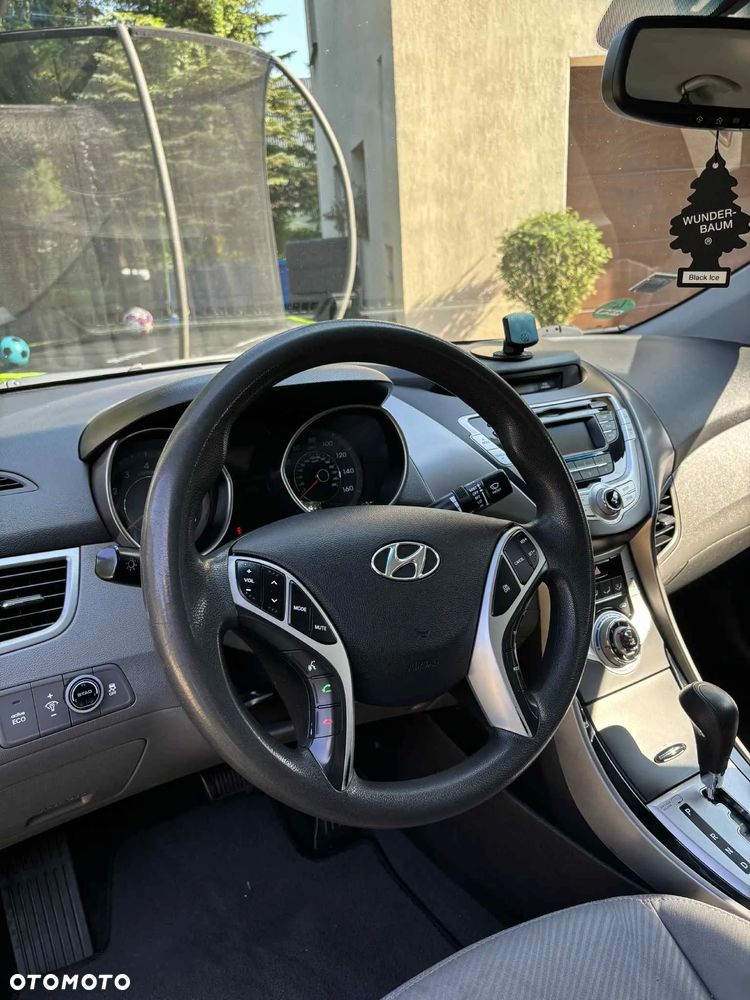 Hyundai Elantra 1.8 SE - 4