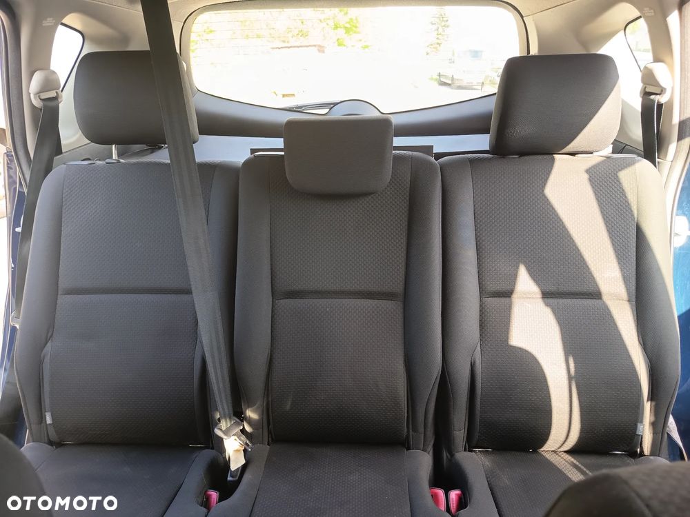 Toyota Corolla Verso - 11