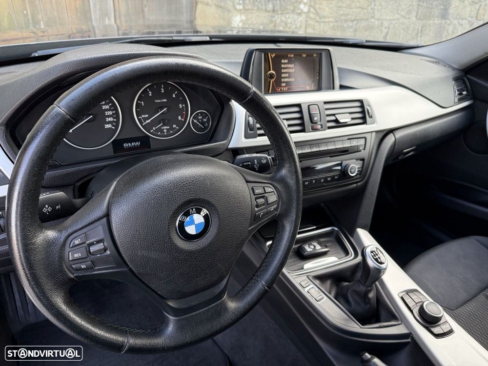 BMW 320 d Touring LifeStyle - 17