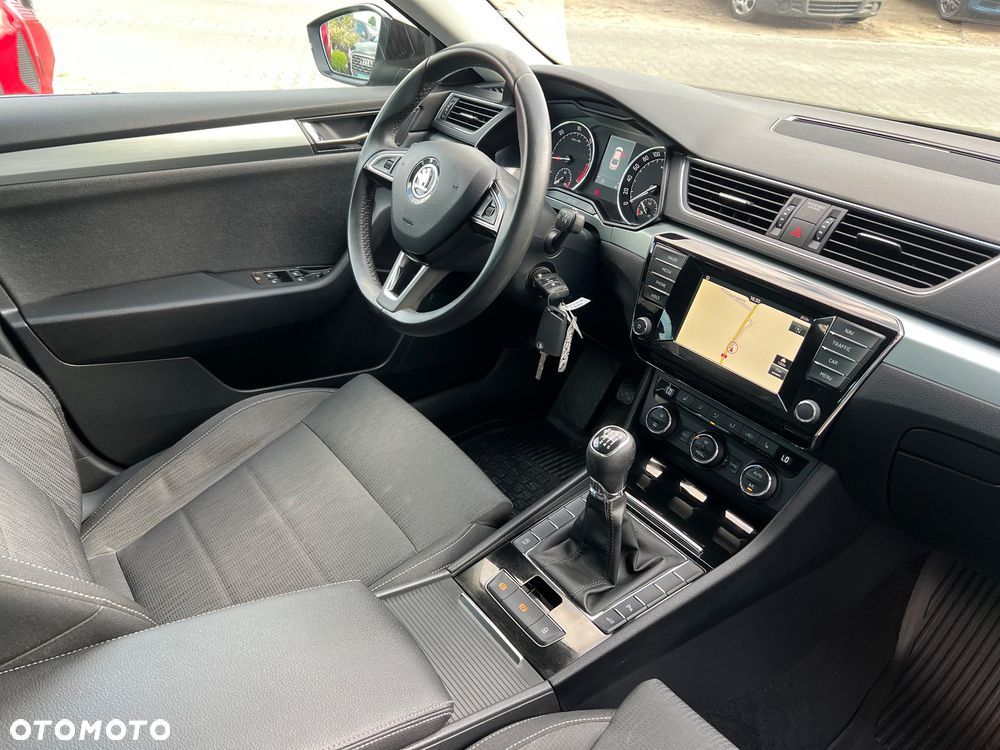 Skoda Superb 1.6 TDI GreenLine - 24
