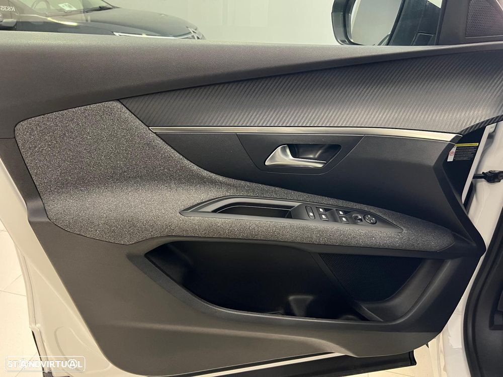 Peugeot 3008 PureTech 130 Stop & Start GPF EAT8 Active Pack - 12